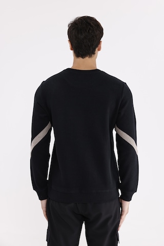 Rowinger Kol Şerit Detaylı Yuvarlak Yaka Göğüs Logolu Rahat Kalıp Mevsimlik Sweatshirt Black