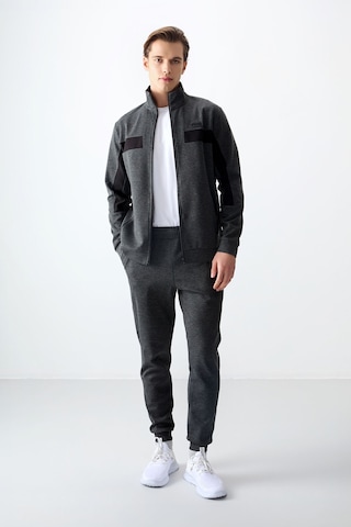 Tommy Life Antrasit Melanj Yüzeyi Dokulu Standart Fit Nakışlı Erkek Eşofman Takım - 85248 Antrasit - Melanj Antrasit Melanj