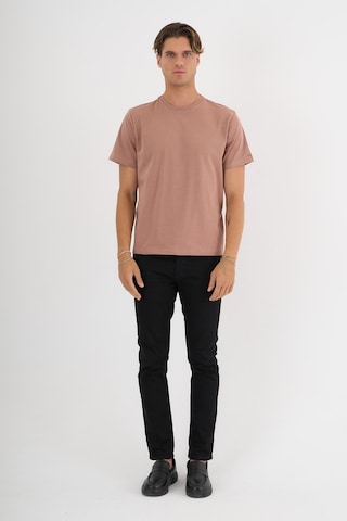 Erkek Kahverengi %100 Pamuklu Standart Kalıp T-shirt Siyah