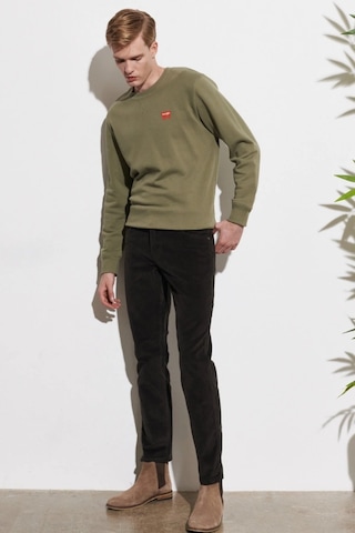 Wrangler Slim Fit Texas Dar Paça Normal Bel Yeşil Erkek Kadife Pantolon W12sec221 001