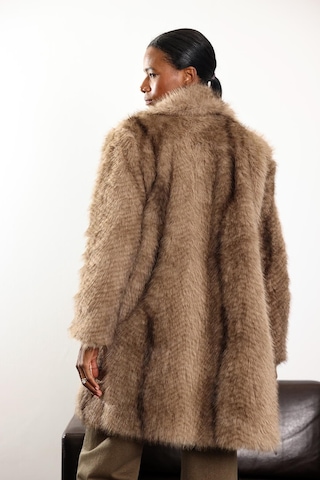 Açık Vizon Midi Boy Hacimli Kürk Açık Vizon