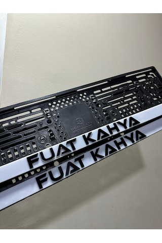 Beyaz Üstü Siyah Pleksi Kabartmalı Araba Plakalık