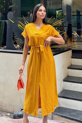 Hardal V Yaka, Kısa Kol, Airobin Kumaş, Omuz Detaylı, Kemerli/kuşaklı, Önden Yırtmaçlı Maxi Elbise Hardal