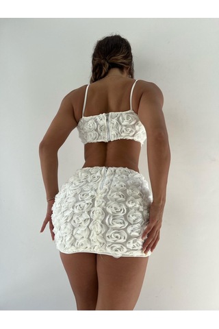 Beyaz Üç Boyutlu Çiçek Desenli Fermuar Detaylı Beyaz