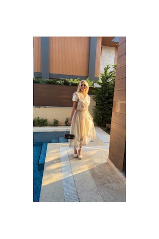 Asur Boutique Kadın Ekru Çiçek Nakışlı Bağcıklı Yaka Midi Boy Yazlık Keten Takım Bej