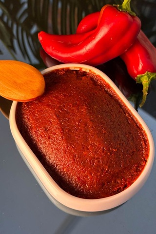 Antep Güneş Kurusu Acı Biber Salçası 700 Gr