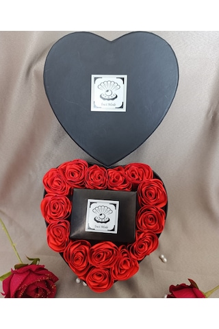 Kutuda Solmayan Güller 14 Adet Yapay Gül Kırmızı Aksesuar Hediyelik Kutulu Siyah Kutu Gül Kutusu