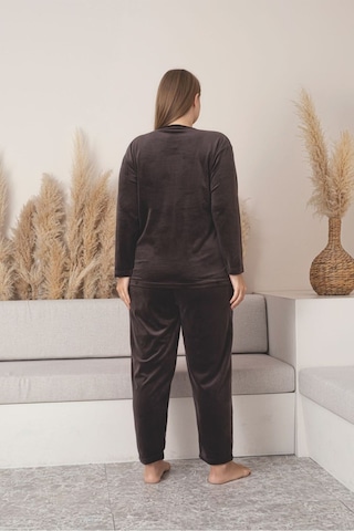 Büyük Beden Kırmızı Likralı Soft Kadife Pijama Takımı Vizon