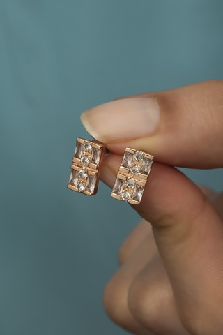 Rose Kaplama Baget Taşlı Çivili Kadın Küpe Rose Gold