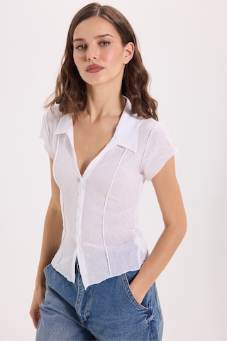 Tudors Kadın Slim Fit Dar Kesim Kısa Kollu Dikiş Detaylı Dokulu Düğmeli Beyaz Bluz Gömlek