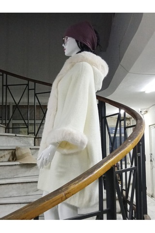 Bohem Stil İtalyan Angora Cepli Kapüşonlu Kürklü Kaban 85 Cm -8901 Ekru