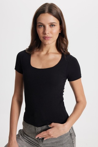 Tudors Kadın Slim Fit Dar Kesim Pamuklu Kare Yaka Kısa Kollu Siyah Tişört-50366