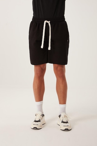 Erkek Golf Nakışlı 2 Iplik Şort Siyah