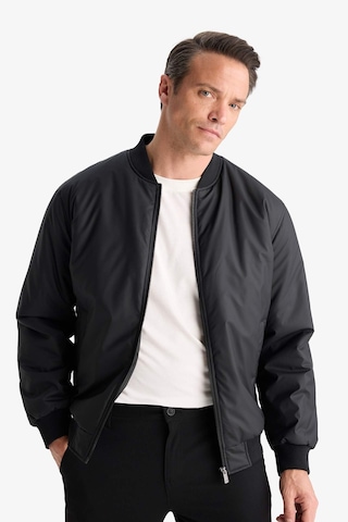 Defacto Slim Fit Dar Kesim Kolej Yaka Fermuarlı Su Geçirmez Bomber Mont A3105ax25aubk27 Siyah