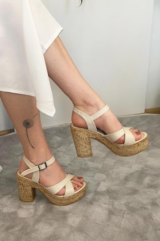 Preshley Kadın Leina Bej Çapraz Bant 10 Cm Platfom Topuklu Mantar Taban Ayakkabı & Sandalet K-800 Bej