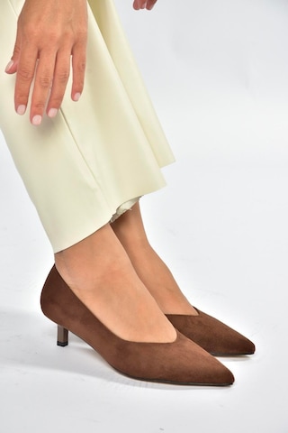 Fox Shoes V404090302 Kahverengi Süet Sivri Burun Alçak Topuklu Kadın Ayakkabı Kahverengi