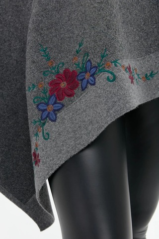 Desen Triko Üç Çiçekli Nakış İşlemeli Kadın Yün Şal 24055 Füme