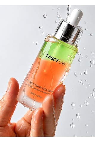 Fascy Lab Double Shot Vita Çift Katmanlı Aydınlatıcı Leke Görünümü Karşıtı Yoğun Nemlendirici Serum 30 ML