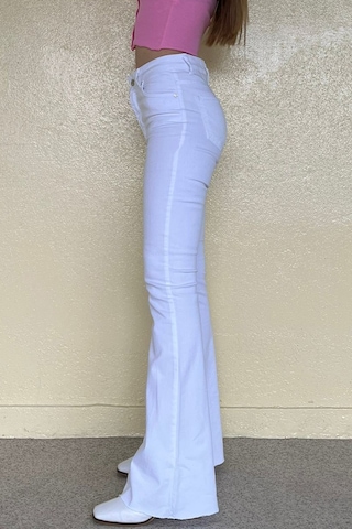 Kadın Beyaz Yırtmaçlı Likralı Ispanyol Paça Jean Pantolon Mg1518-Beyaz