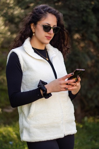 Kadın Ekru Beyaz Dik Yaka Kalın Peluş Fermuarlı Yelek 24kylkk215 001