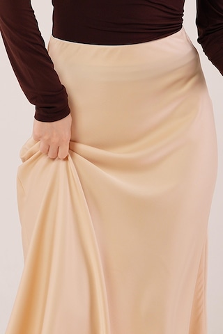 Çan Kesim Midi Krem Saten Etek Krem