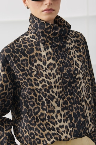 Molene Leopar Desenli Dik Yaka Bomber Ceket