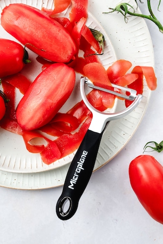 Microplane Profesyonel Y Tırtıklı Meyve Ve Sebze Soyacağı 001 Siyah