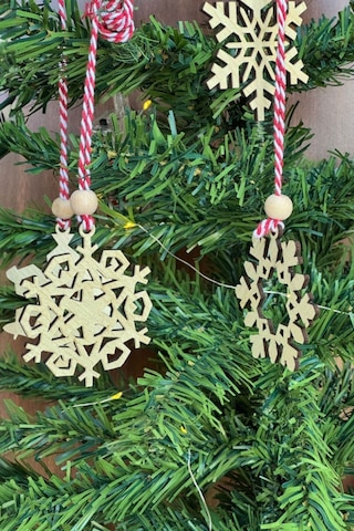 Büro Ev Partisi İçin 6parça Pilli Peri Led Kırmızı Beyaz İp Kar Tane Ahşap Yılbaşı Ağaç Süsü