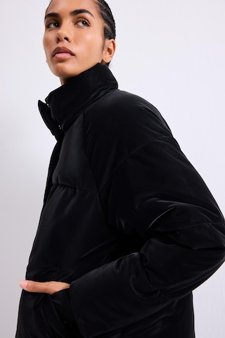 Defacto Regular Fit Dik Yaka Şişme Suni Deri Mont H1663ax26aubk81 Siyah-bk81