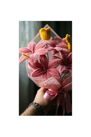 Hediyelik Pembe Lilyum Çiçek Buketi, Şonil Solmayan Buket İsteğe Bağlı Renk Ve Not Seçenekleri