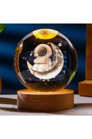 Ay Üstünde Astronot Tasarımlı Cam Küre