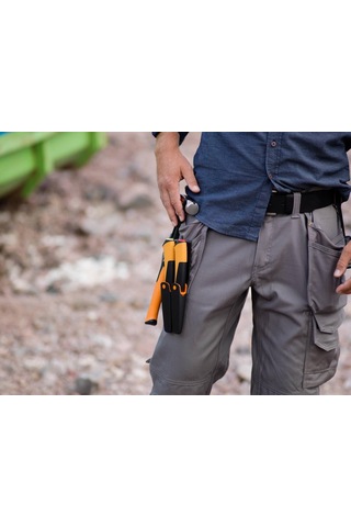 Fiskars Craft Bıçağı, Bileyicili Kılıf Dahil, 20,9 Cm, Siyah/turu Diğer