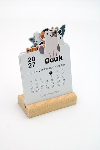 Ahşap Standlı Özel Kesim Kedi Tasarımlı 2027 Masaüstü Takvimi 8,5x12 Cm - Sevimli Yeni Yıl Hediyesi Çok Renkli