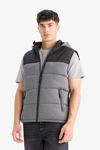 Defacto Slim Fit Dar Kesim Kapüşonlu Fermuarlı Şişme Yelek C5025ax25wnbk27 Siyah