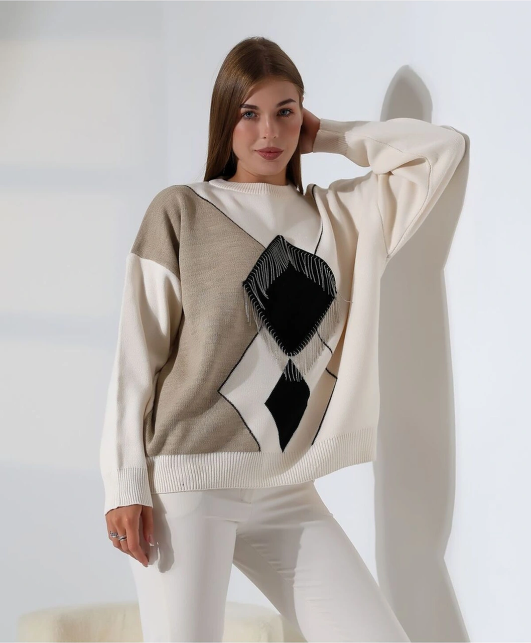 Redmina Fashion Geometrik Desenli Oversize Kadın Kazak Vizon - Siyah - Beyaz