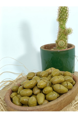 Aydın Yöresi Çekiçte Eğri Çekirdek Cinsi Sofralık Tatlandırılmış Kırma Yeşil Zeytin 6 Kg