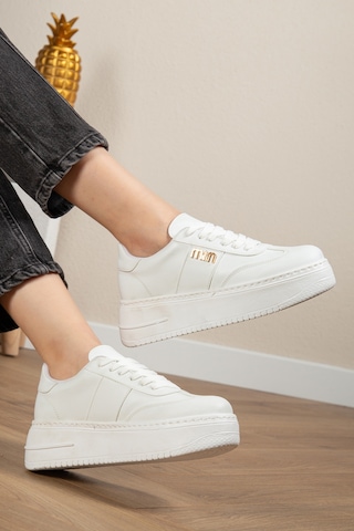 Bahrina Kadın Beyaz Cilt Kalın Taban Tokalı Sneaker