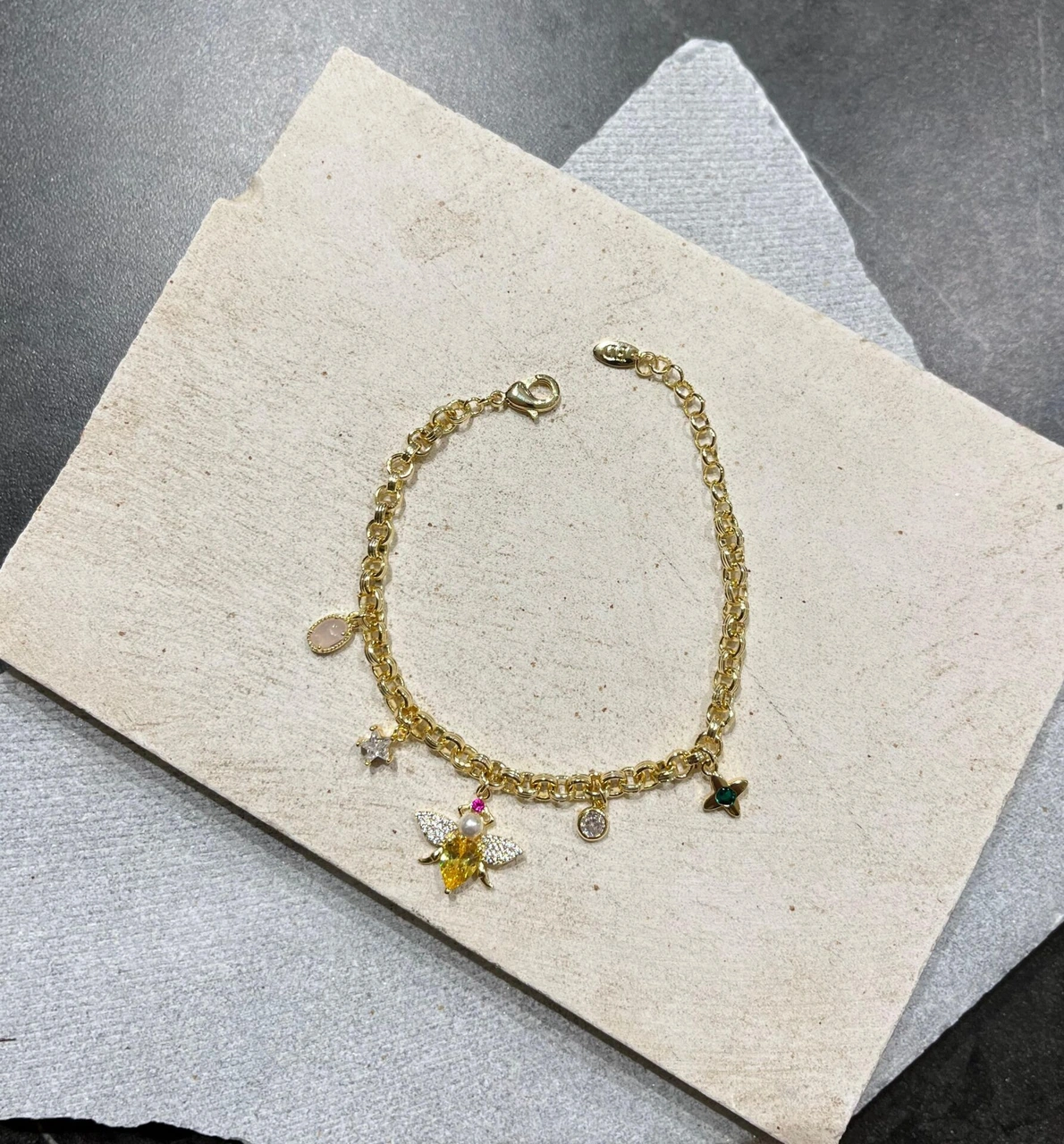 Arı Ve Taş Charmlı Bileklik Çok Renkli