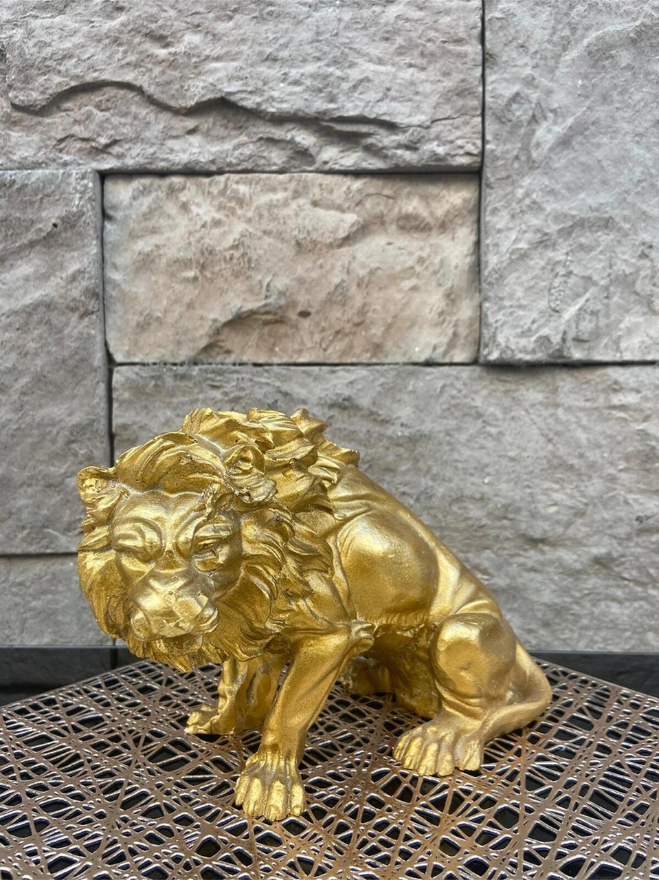 Dekoratif Polyester Kükreyen Aslan Biblo Gold