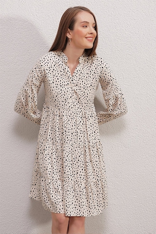 Gabria Kadın Gabria Desen Yarım Düğmeli Kısa Elbise Bej