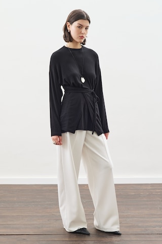Beli Bağlama Tasarımlı Bluz Siyah Siyah