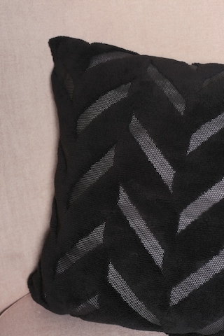 Chevron Welsoft Jakarlı Dekoratif Kırlent Kılıfı 43x43 Cm - Ztchevron Siyah-