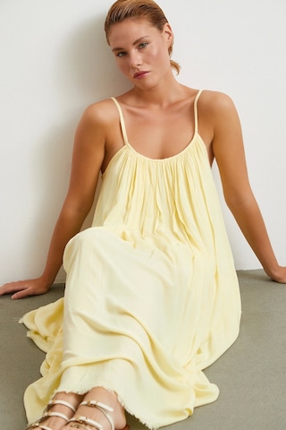 Askılı Piliseli Geniş Elbise Sarı Sarı