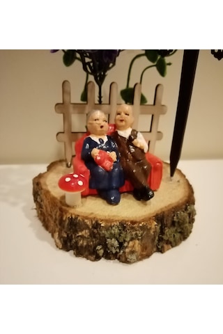 Evlilik Yıl Dönümü Hediyesi Sevgiliye Hediye Bankta Oturan