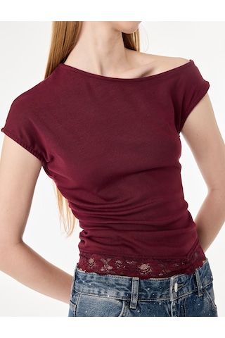 Koton Dantel Detaylı Asimetrik Bisiklet Yaka Slim Fit Kısa Kollu Tişört Bordo 7wal10347ık