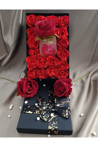 İnci Mode İyiki Varsın 18+1 Çiçekli Kutu Hediyelik Çiçek Kutusu Siyah Dekoratif Hediye