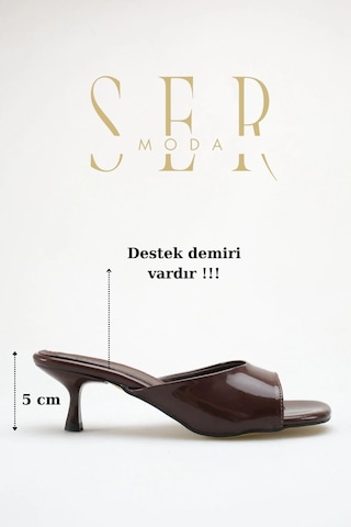 Sermoda Topuklu Kadın Terlik - 5 Cm İnce Topuklu Küt Burun Kadın Terlik Rugan Kahve