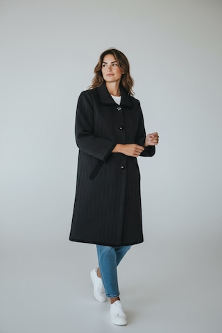 Kadın Önü Düğmeli Cepli Yakalı Kalın Triko Hırka Siyah