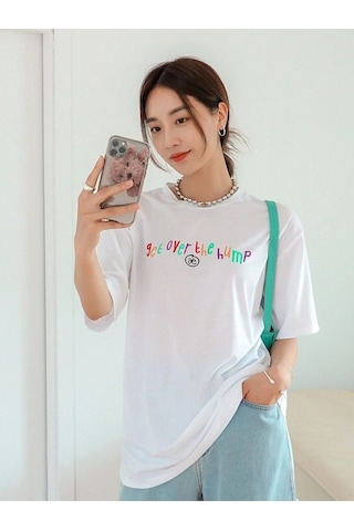 Kadın Beyaz Oversize Get Over Baskılı T-shirt. Beyaz