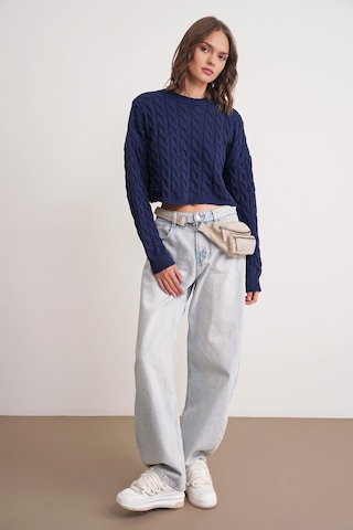 6863 Kadın Saç Örgülü Crop Triko Kazak Lacivert Lacivert